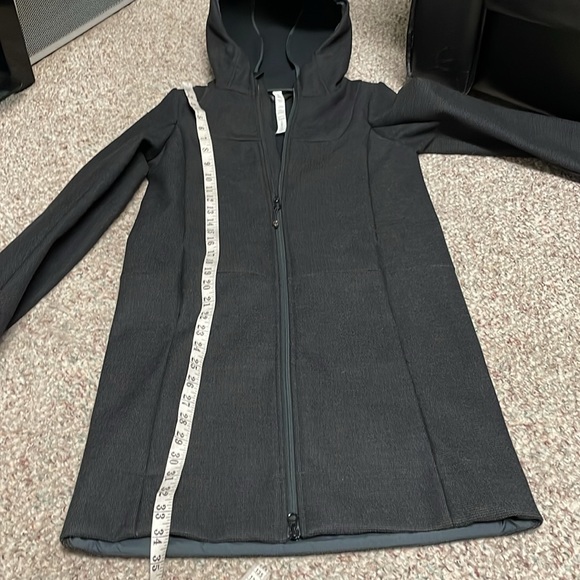 New Lululemon long rain coat - Picture 8 of 10